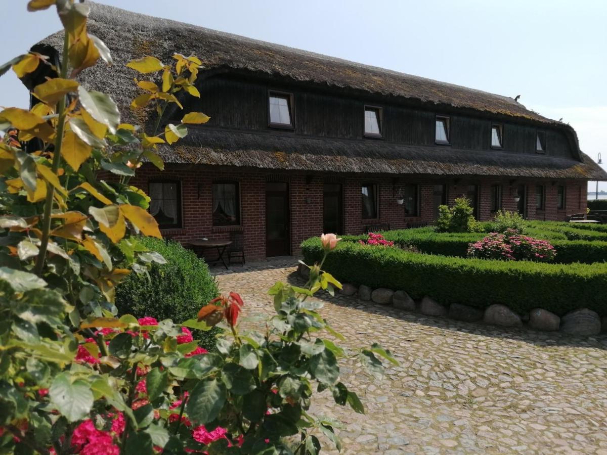 Gasthof-Ferienwohnungen-Kliesow'S Reuse Alt Reddevitz Buitenkant foto